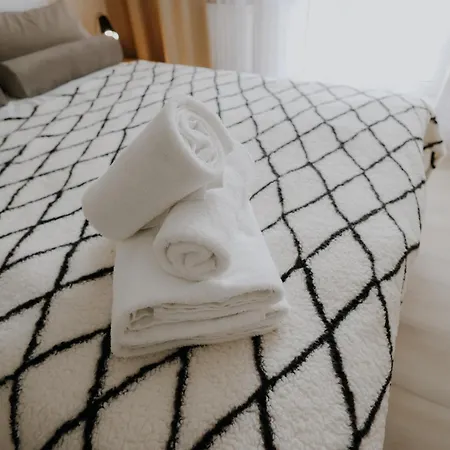 Nowy Zlocien Comfort Apartment By Bookinghost-3